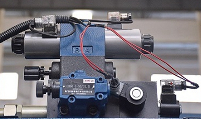 100t Cnc Metal Bending Machines, 3200 Mm Cnc Sheet Press Brake With E21 100t CNC ohýbačky kovov, 3200 mm CNC ohraňovací lis s E21