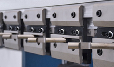 100t Cnc Metal Bending Machines, 3200 Mm Cnc Sheet Press Brake With E21 100t CNC ohýbačky kovov, 3200 mm CNC ohraňovací lis s E21