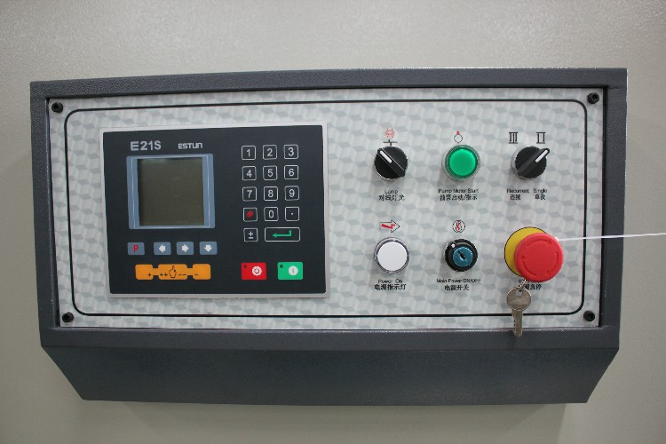 12mm 3200mm Hydraulic Guillotine Shearing Machine Cnc Steel Sheet Cutting Machine 12 mm 3200 mm Hydraulický stroj na rezanie gilotínou CNC stroj na rezanie oceľových plechov