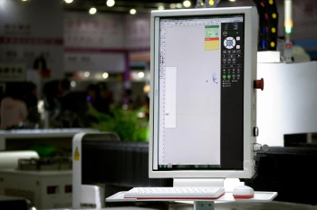 1500*3000mm 500w Racuys Or Ipg Fiber Laser Cutting Machine 1500*3000mm 500w Racuys alebo Ipg vláknový laserový rezací stroj