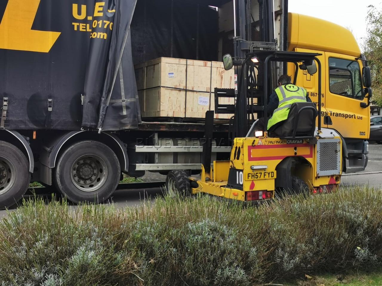 1530 Fiber Laser Cutting Machine For Stainless Steel Carbon Steel Metal Sheet 1530 Vláknový laserový rezací stroj pre plechy z uhlíkovej ocele z nehrdzavejúcej ocele