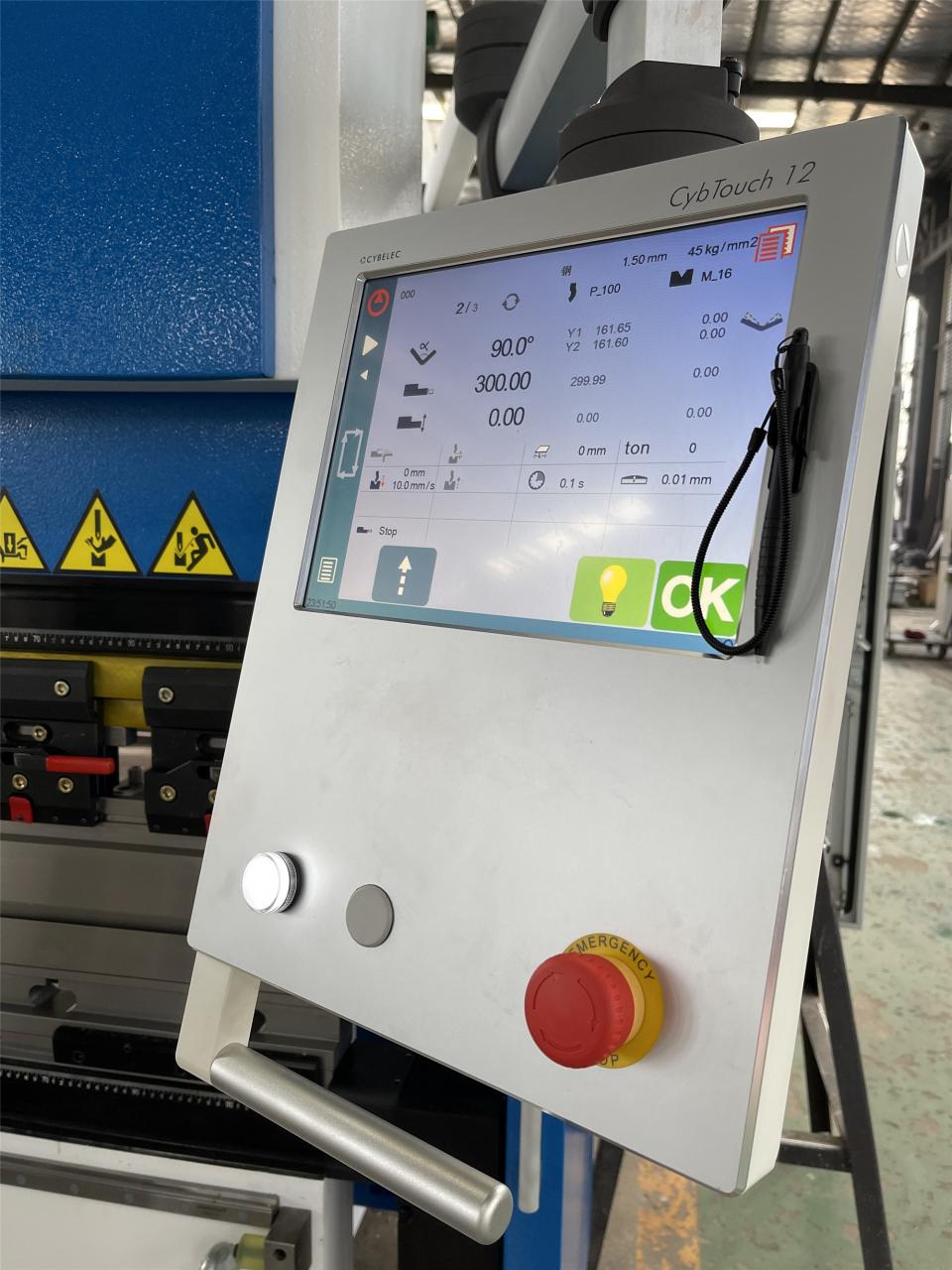 160t-4000 4-osový CNC ohýbací lis Hydraulický ohýbací stroj