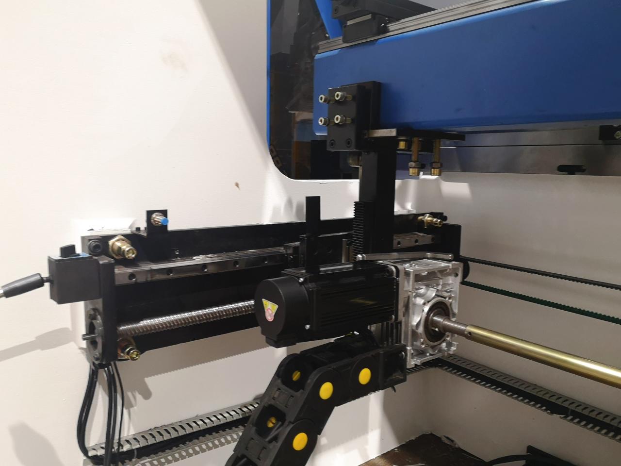 160t-4000 4-axis Cnc Hydraulic Bending Machine Press Brake 160t-4000 4-osový CNC ohýbací lis Hydraulický ohýbací stroj