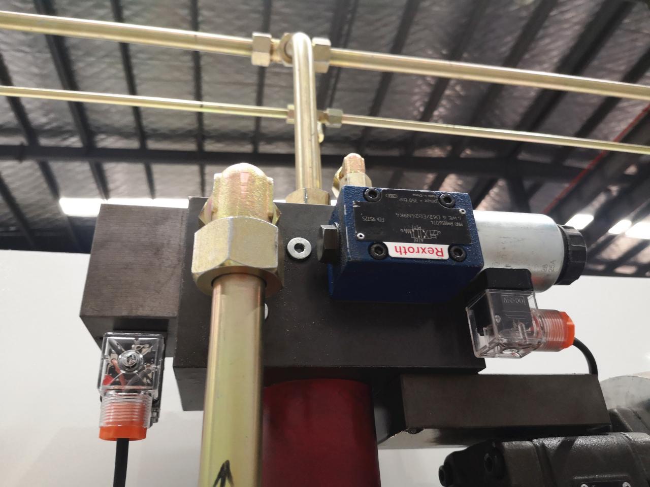 160t-4000 4-axis Cnc Hydraulic Bending Machine Press Brake 160t-4000 4-osový CNC ohýbací lis Hydraulický ohýbací stroj