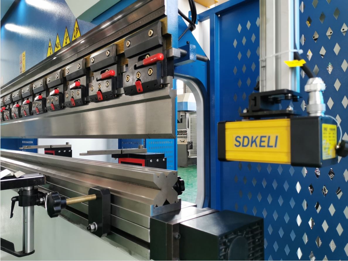 160t-4000 4-axis Cnc Hydraulic Bending Machine Press Brake 160t-4000 4-osový CNC ohýbací lis Hydraulický ohýbací stroj