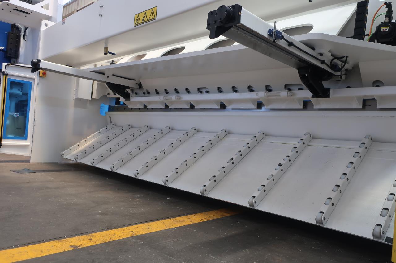 16mm Hydraulické gilotínové nožnice na rezanie plechu 6 metrov
