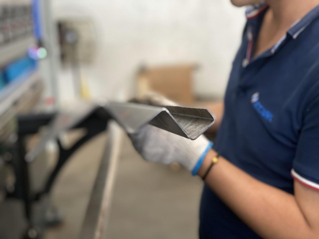 16mm Hydraulic Guillotine Shearing Machine For Sheet Metal Cutting 6 Meters 16mm Hydraulické gilotínové nožnice na rezanie plechu 6 metrov