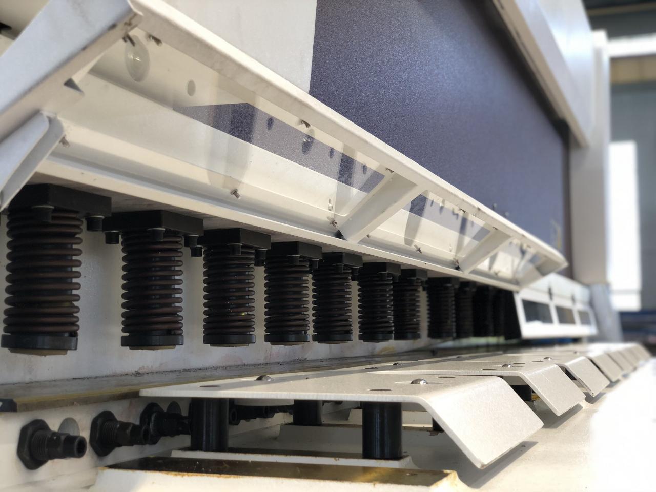 16mm Hydraulic Guillotine Shearing Machine For Sheet Metal Cutting 6 Meters 16mm Hydraulické gilotínové nožnice na rezanie plechu 6 metrov