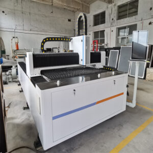 3015 1000w 1500w 3000w CNC laserový rezací stroj na kovové vlákna pre nehrdzavejúcu oceľ