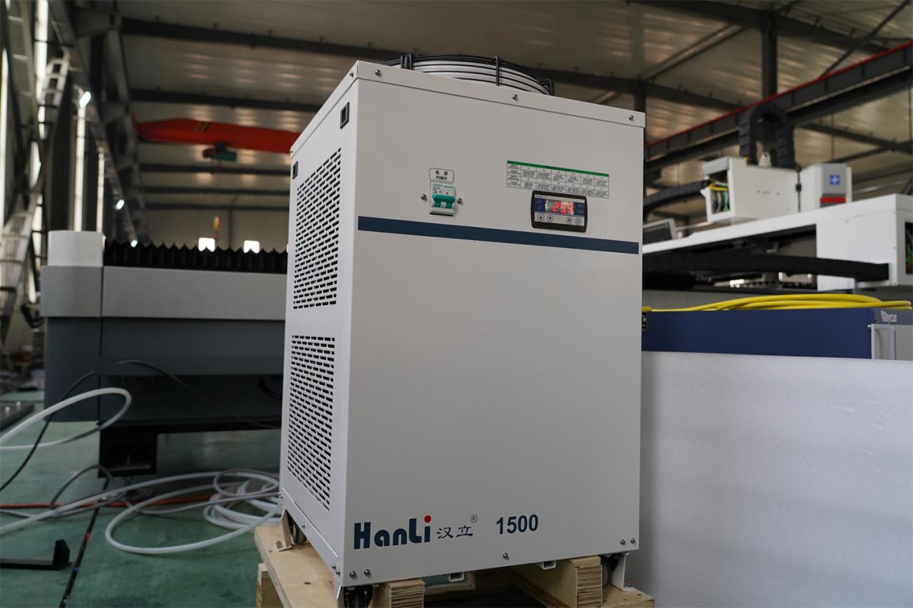 3015 4kw 1kw 2kw 3kw Stainless Steel Cnc Fiber Laser Cutting Machine 3015 4kw 1kw 2kw 3kw nerezový CNC vláknový laserový rezací stroj