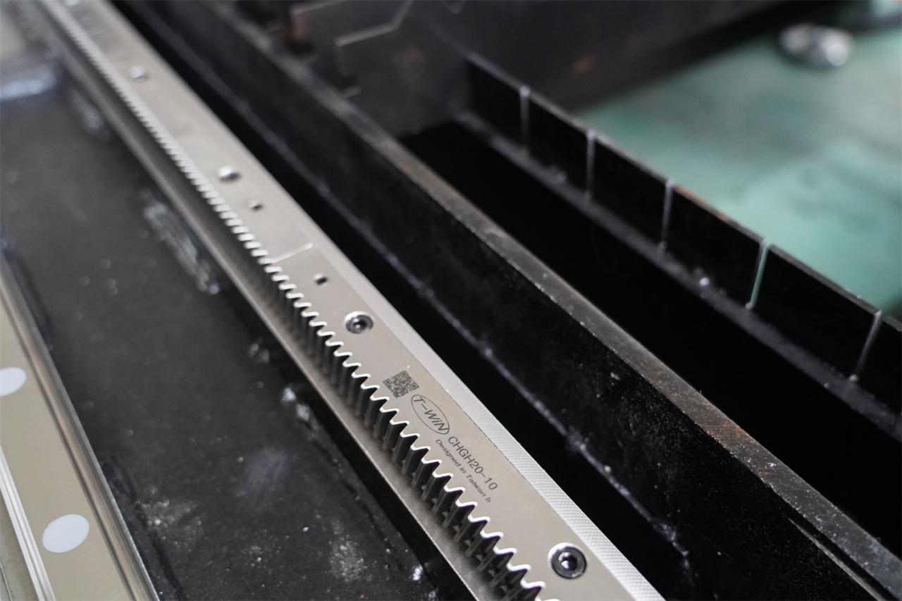 3015 4kw 1kw 2kw 3kw Stainless Steel Cnc Fiber Laser Cutting Machine 3015 4kw 1kw 2kw 3kw nerezový CNC vláknový laserový rezací stroj