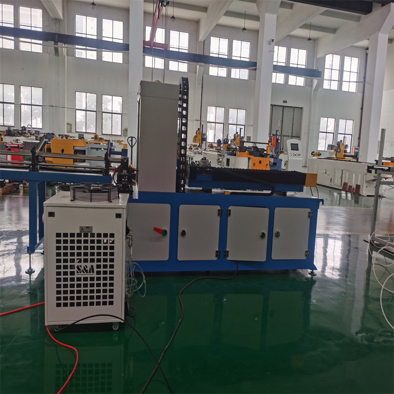 3015 Vláknový laserový rezací stroj pre kovové rúrky z uhlíkového plechu