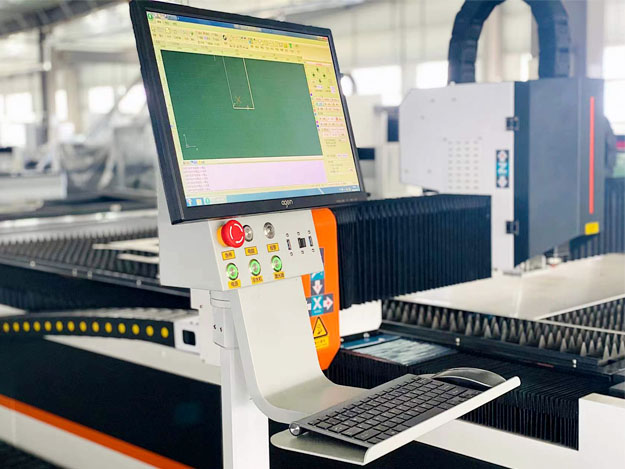 3015 Fiber Laser Cutting Machine For High-Speed Cutting Of 1-6mm Metal Materials 3015 Vláknový laserový rezací stroj na vysokorýchlostné rezanie 1-6 mm kovových materiálov