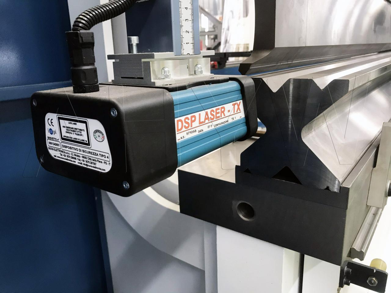 4 Axis Cnc Tandem Press Brake With Delem Da58t 2d Graphical Controller 4-osový CNC tandemový ohraňovací lis s 2d grafickým ovládačom Delem Da58t