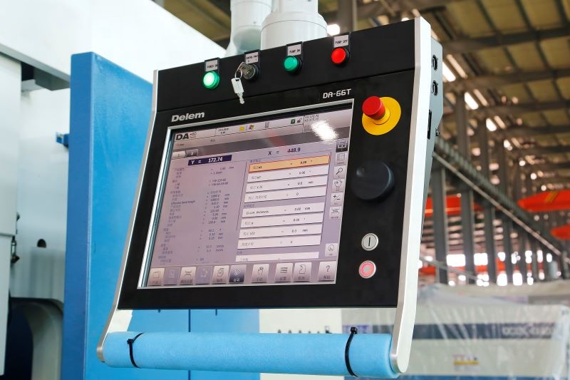 4 Axis Cnc Tandem Press Brake With Delem Da58t 2d Graphical Controller 4-osový CNC tandemový ohraňovací lis s 2d grafickým ovládačom Delem Da58t