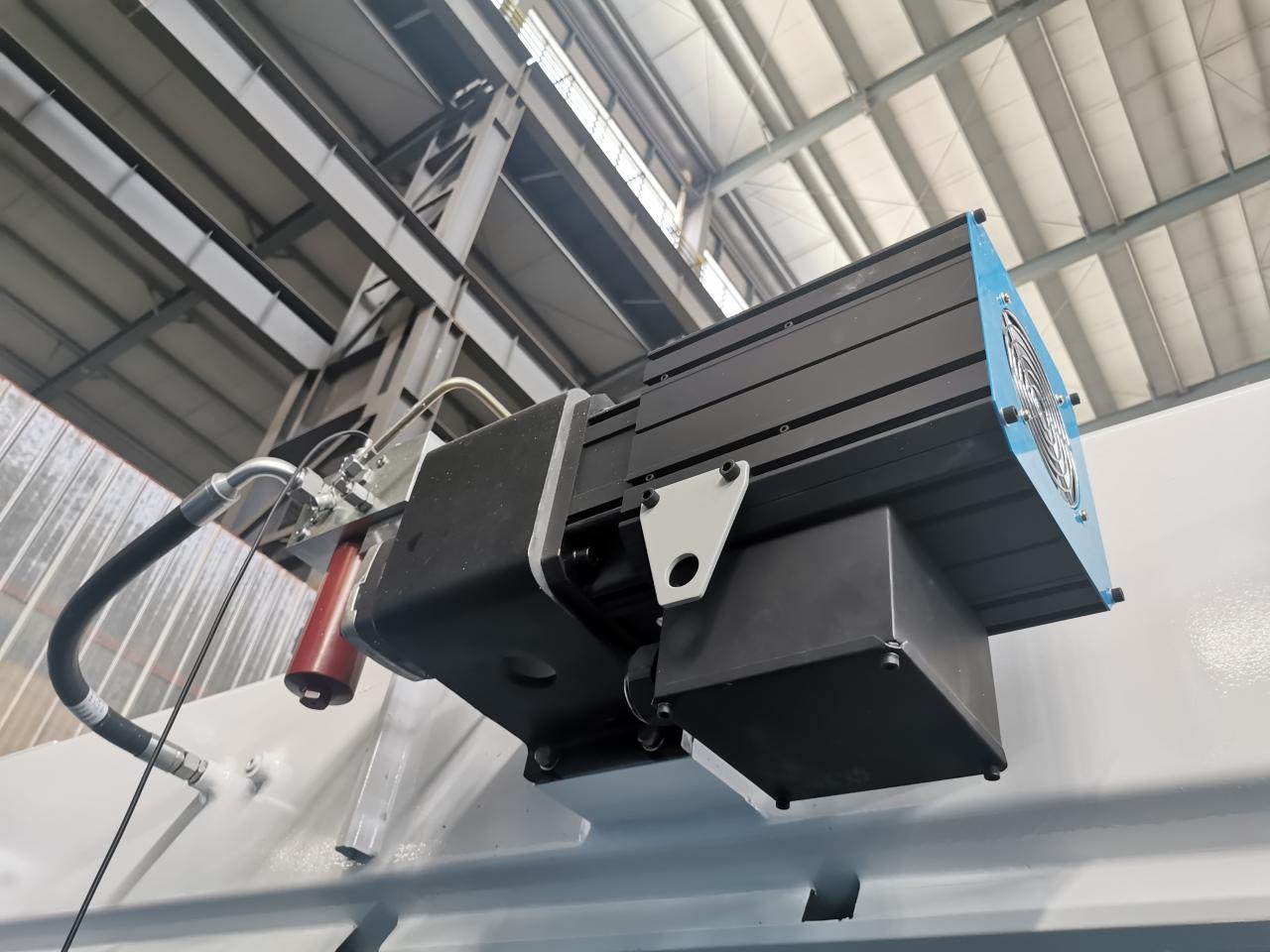 4 Axis Cnc Tandem Press Brake With Delem Da58t 2d Graphical Controller 4-osový CNC tandemový ohraňovací lis s 2d grafickým ovládačom Delem Da58t