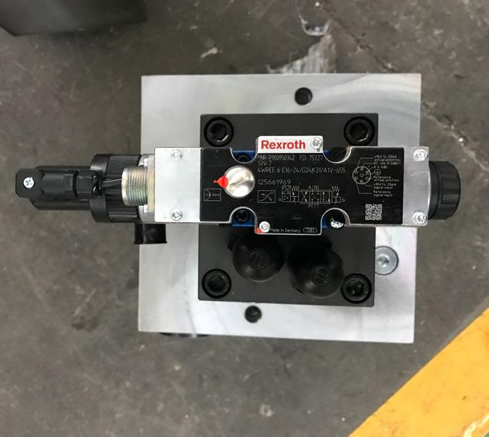 4 Axis Cnc Tandem Press Brake With Delem Da58t 2d Graphical Controller 4-osový CNC tandemový ohraňovací lis s 2d grafickým ovládačom Delem Da58t