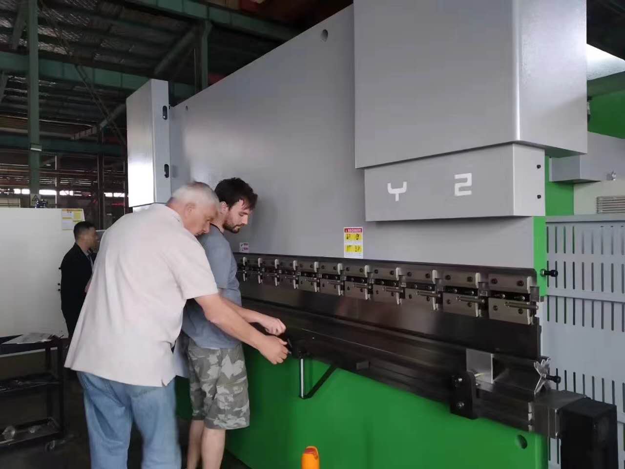 63 Ton Metal Steel Sheet Plate Bending Machine Cnc Hydraulic Press Brake For Metal Working Stroj na ohýbanie plechu 63 ton CNC Hydraulický ohraňovací lis na opracovanie kovov