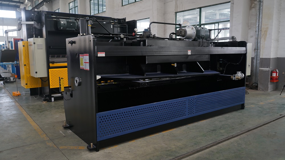 6*3200mm Guillotine Shears Metal Shear Hydraulic Iron Sheet Cutting Shearing Machine 6 * 3200 mm gilotínové nožnice na nožnice na kov Hydraulické nožnice na rezanie železných plechov