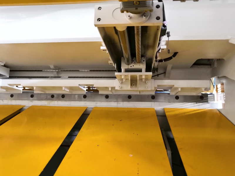 6mm Q11 Electric Sheet Plate Shearing Machine 8 Feet Sheet Metal Shearing Machine Elektrický stroj na strihanie plechu 6 mm Q11 8-stopový stroj na strihanie plechu