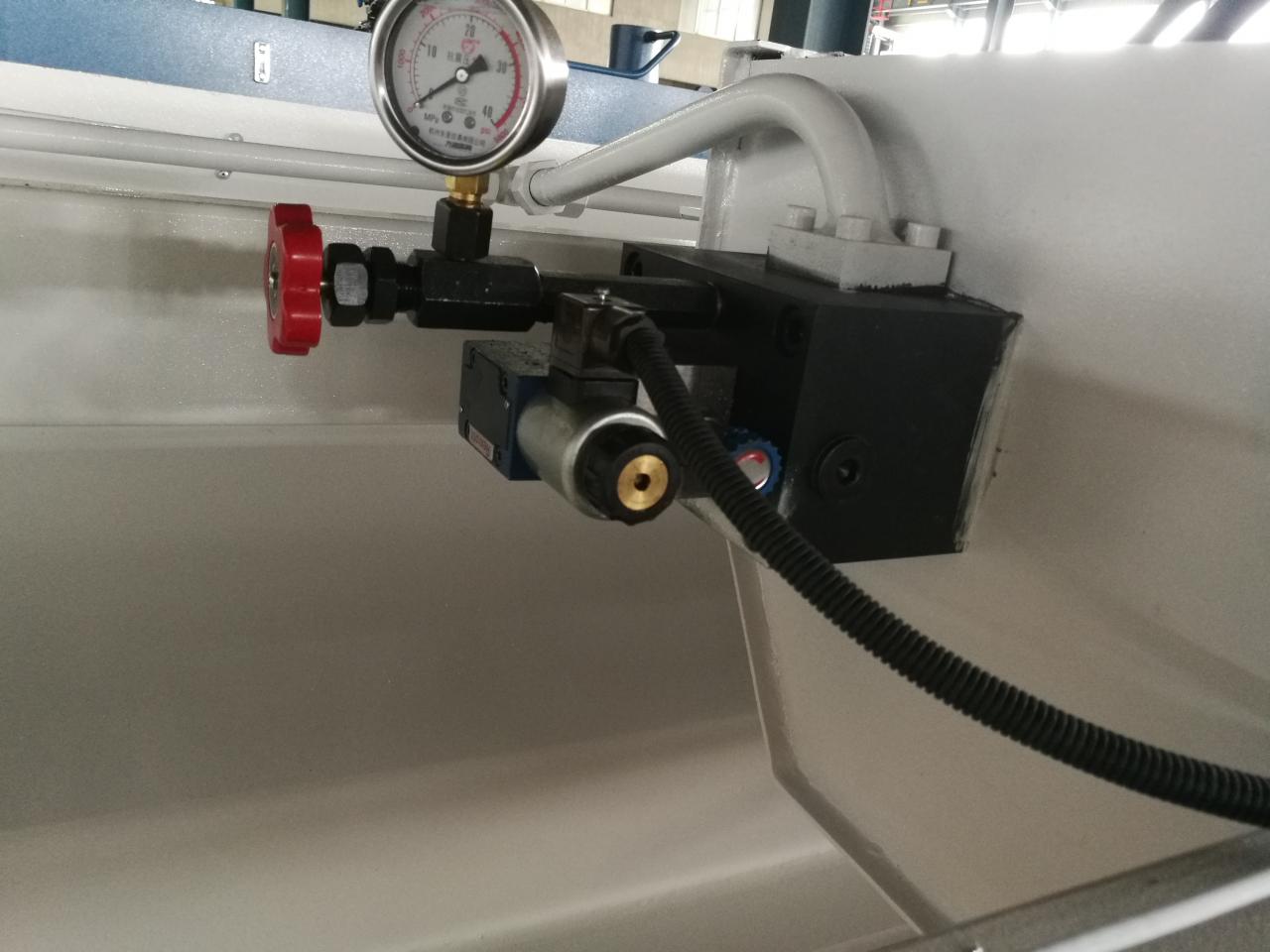 6mm Q11 Electric Sheet Plate Shearing Machine 8 Feet Sheet Metal Shearing Machine Elektrický stroj na strihanie plechu 6 mm Q11 8-stopový stroj na strihanie plechu