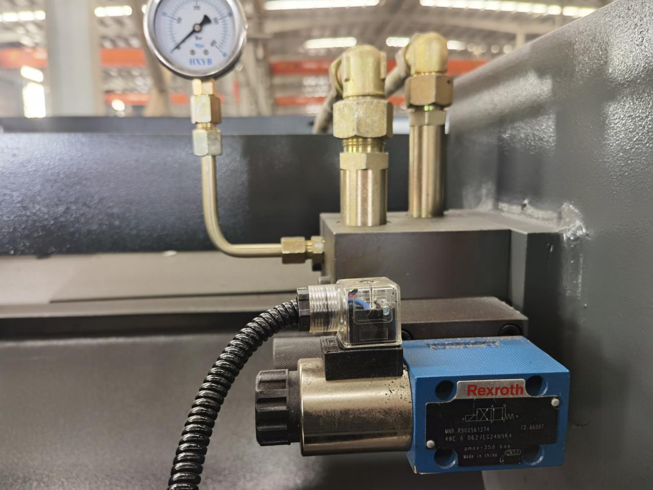 Stroj na rezanie plechu z nehrdzavejúcej ocele 6x3200 mm, automatický stroj na strihanie plechu