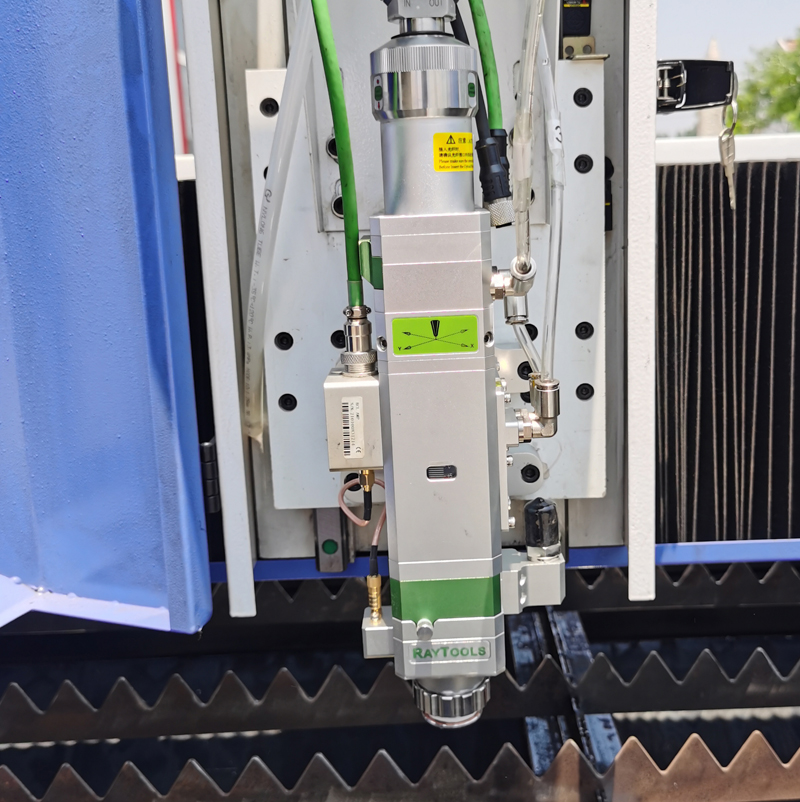 8mm 10mm Carbon Steel Laser Cutter 1530 4020 Cnc Fiber Laser Cutting Machine Laserová rezačka uhlíkovej ocele 8 mm 10 mm 1530 4020 CNC vláknová laserová rezačka