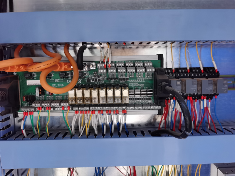 8mm 10mm Carbon Steel Laser Cutter 1530 4020 Cnc Fiber Laser Cutting Machine Laserová rezačka uhlíkovej ocele 8 mm 10 mm 1530 4020 CNC vláknová laserová rezačka