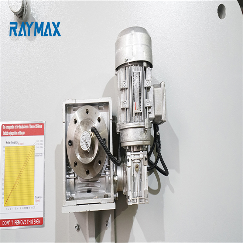 CNC Hydraulický kovový nerezový hliníkový gilotínový rezací stroj na rezanie