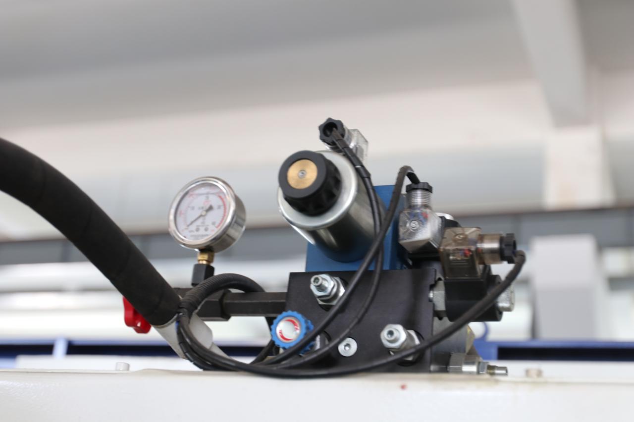 Cnc Hydraulic Press Brake Machine Bending Servo Electric Press Brake 40T Hydraulický ohraňovací lis CNC ohýbací servo elektrický ohraňovací lis 40T