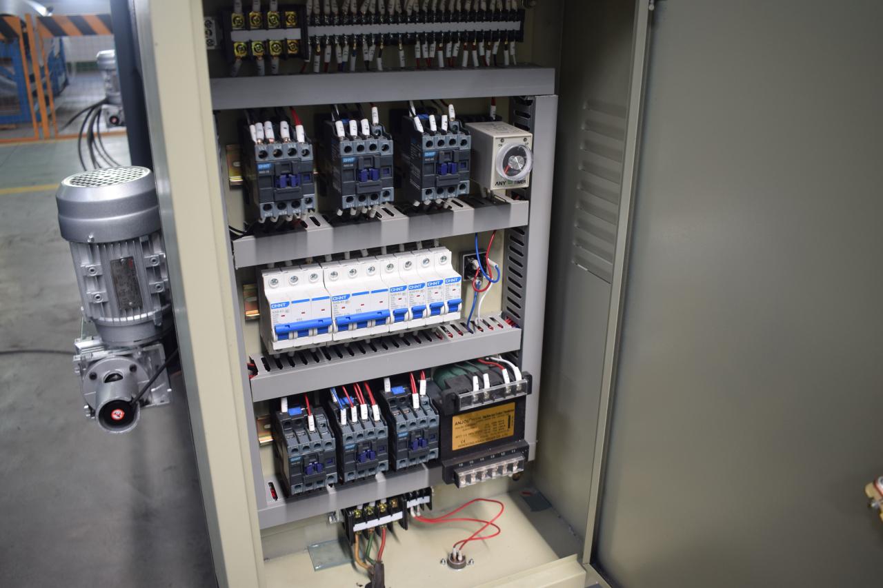 CNC stroj na strihanie plechu Hydraulický stroj na strihanie oceľových plechov