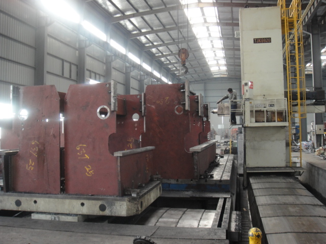 Da53t Cnc System Controller 125t4000 3+1 Axis Cnc Hydraulic Press Brake With Good Quality Da53t CNC systémový ovládač 125t4000 3+1 osový CNC hydraulický ohraňovací lis s dobrou kvalitou