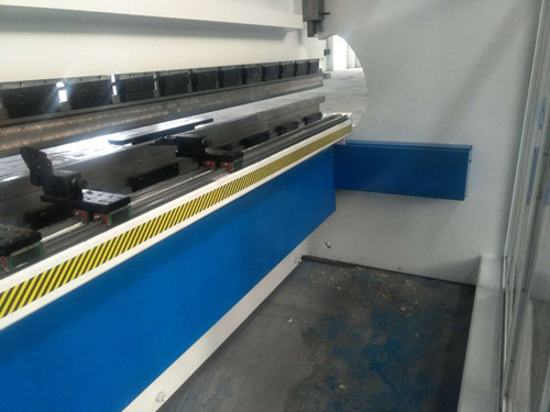 Da53t Cnc System Controller 125t4000 3+1 Axis Cnc Hydraulic Press Brake With Good Quality Da53t CNC systémový ovládač 125t4000 3+1 osový CNC hydraulický ohraňovací lis s dobrou kvalitou