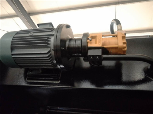 Da53t Cnc System Controller 125t4000 3+1 Axis Cnc Hydraulic Press Brake With Good Quality Da53t CNC systémový ovládač 125t4000 3+1 osový CNC hydraulický ohraňovací lis s dobrou kvalitou