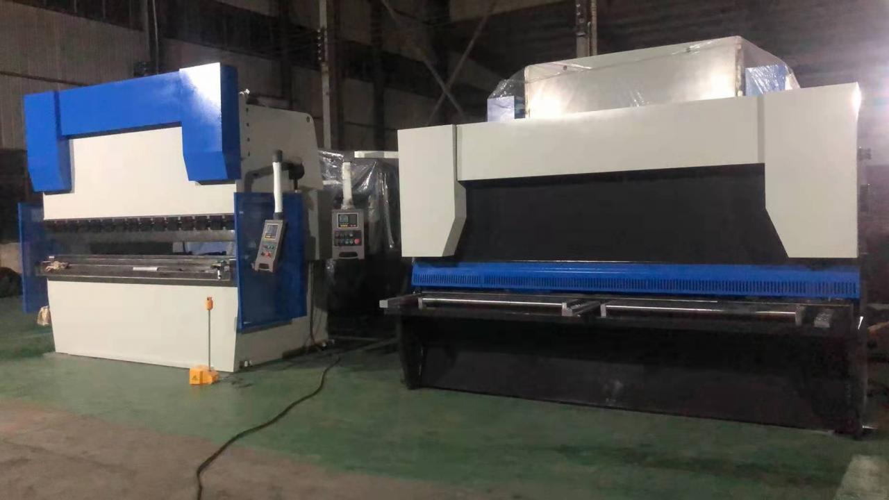 Da53t Cnc System Controller 125t4000 3+1 Axis Cnc Hydraulic Press Brake With Good Quality Da53t CNC systémový ovládač 125t4000 3+1 osový CNC hydraulický ohraňovací lis s dobrou kvalitou