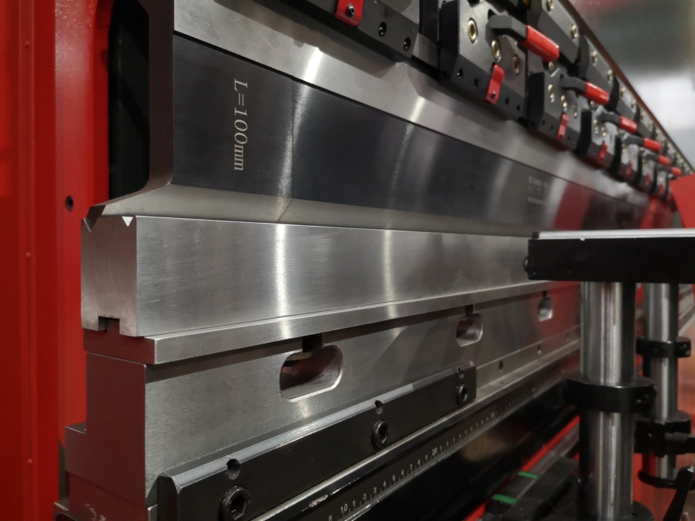 Delem Da66t 125 3+1 4+1 6+1 8+1 Cnc Hydraulic Press Brake For Metal Plate Bending Delem Da66t 125 3+1 4+1 6+1 8+1 CNC hydraulický ohraňovací lis na ohýbanie plechu