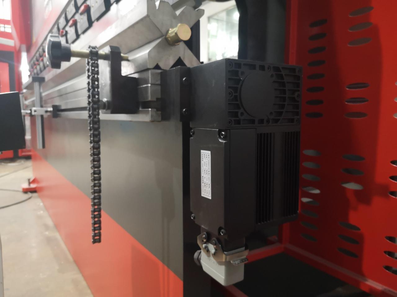 Delem Da66t 125 3+1 4+1 6+1 8+1 Cnc Hydraulic Press Brake For Metal Plate Bending Delem Da66t 125 3+1 4+1 6+1 8+1 CNC hydraulický ohraňovací lis na ohýbanie plechu