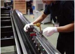 Fiber Laser Cutting Machine Masterline 8kw,4000x2000mm,With Ipg Laser Source Vláknový laserový rezací stroj Masterline 8kw, 4000 x 2000 mm, s laserovým zdrojom Ipg