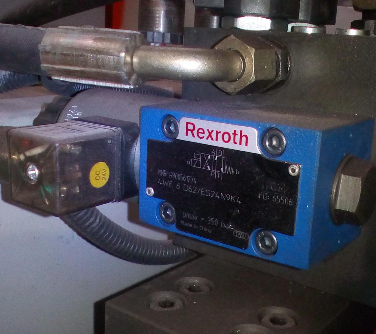 High Quality 3m Press Brake Machine Hydraulic 100 Ton For Sheet Metal Bending Vysoko kvalitný 3m hydraulický ohraňovací lis 100 ton na ohýbanie plechov