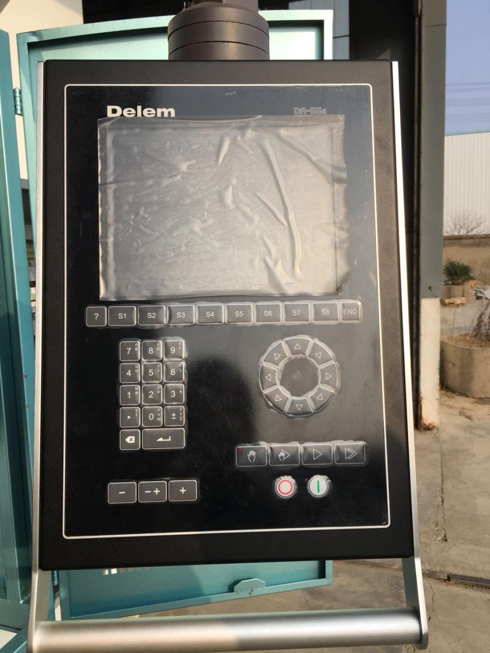 Hydraulic Stainless Steel Wc67y/k-300/6000 Mould Crowning Press Brake Hydraulický ohraňovací lis z nehrdzavejúcej ocele Wc67y/k-300/6000