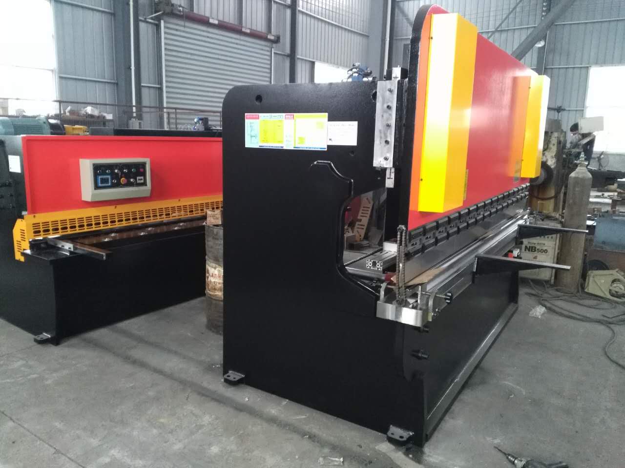 Hydraulic Swing Beam Guillotine Shears Qc12y-4x2500 Hydraulické gilotínové nožnice s výkyvným nosníkom Qc12y-4x2500