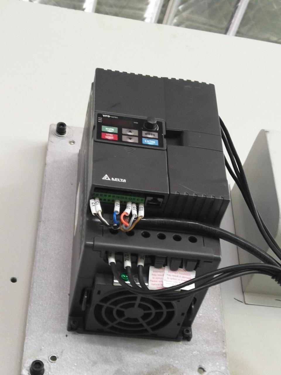 Pneumatická trecia spojka Vysokovýkonný dierovací lis