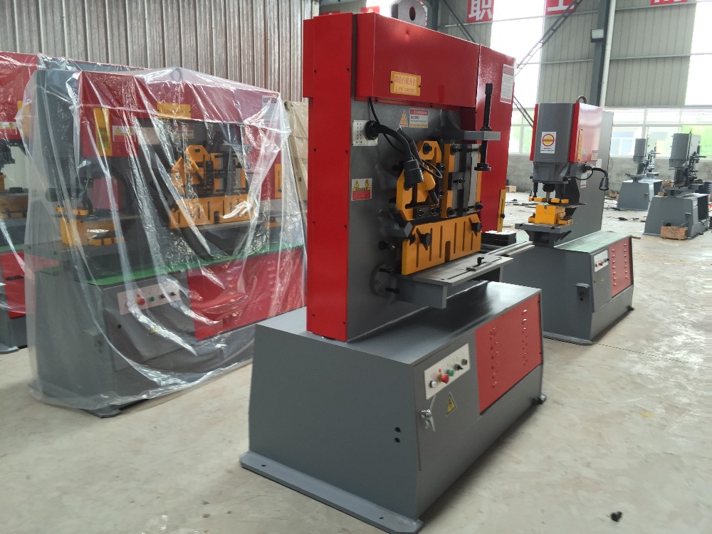 Q35y Series Multifunctional Hydraulic Iron Worker Combined Shearing And Punching Machine Multifunkčný hydraulický žehliaci stroj radu Q35y kombinovaný strihací a dierovací stroj