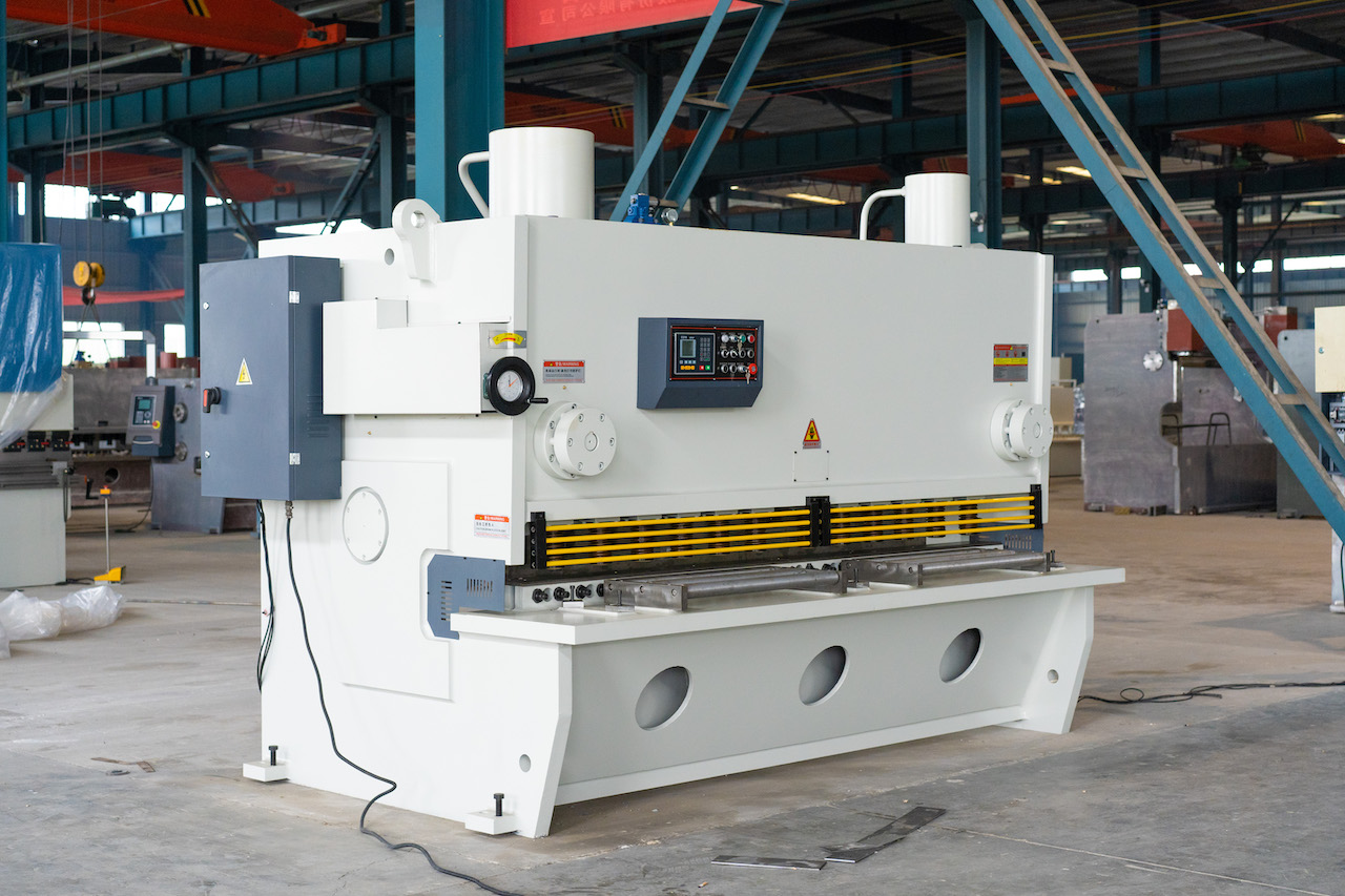 Qc11y 8x3200 Sheet Metal Shearing Machine Steel Plate Hydraulic Shearing Machine Qc11y 8x3200 stroj na strihanie plechu Hydraulické nožnice na oceľové plechy