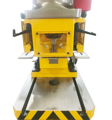 Steel Plate Angle Cutting Punching Notching Machine Hydraulic Ironworker For Sale Na predaj Hydraulický železiarsky stroj na rezanie oceľových plechov pod uhlom