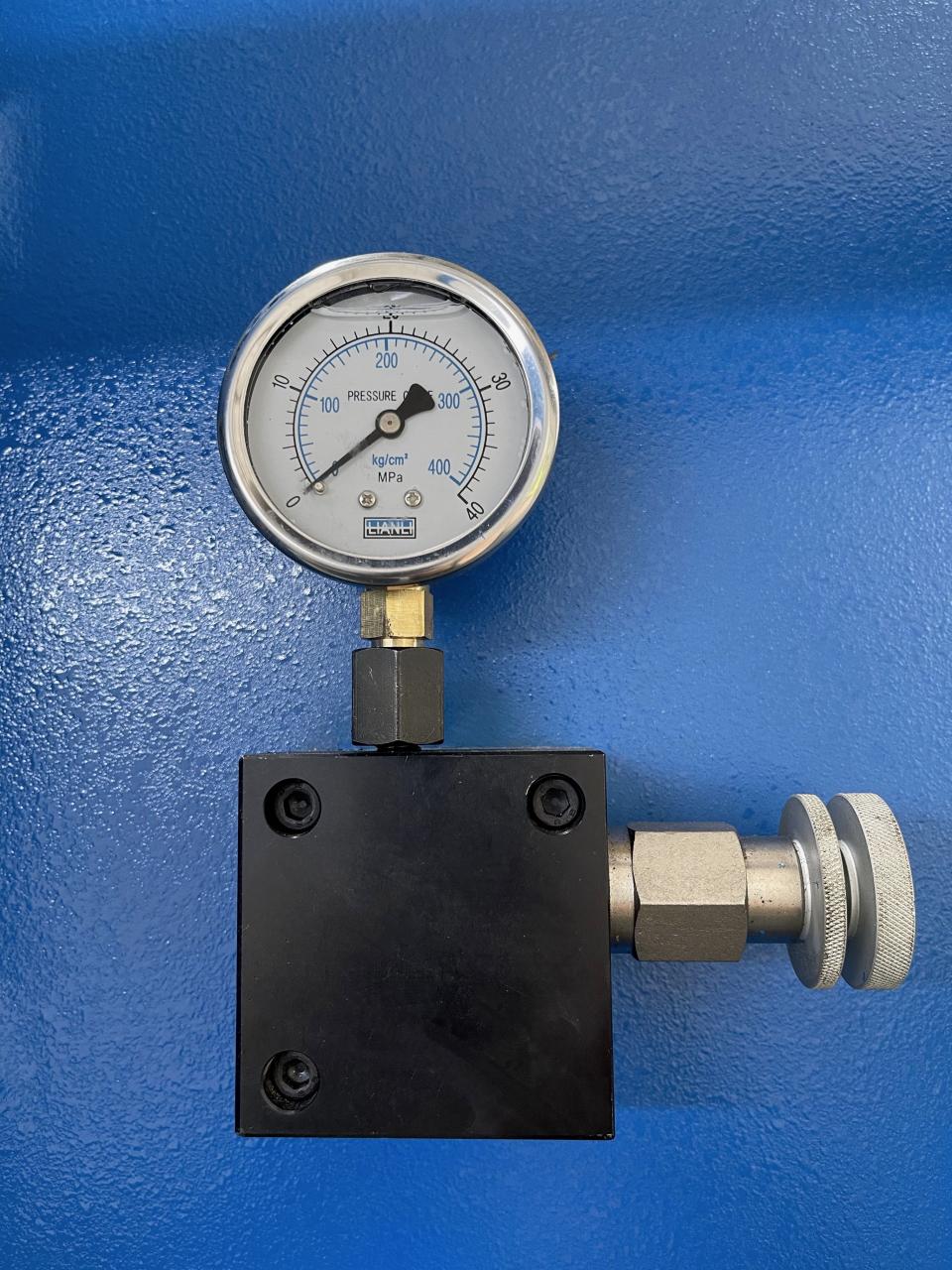 Wc67k-400T CNC Plc Ručná ohýbačka plechu Hydraulický NC ohraňovací lis