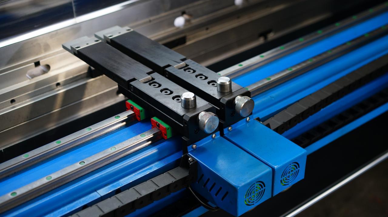 Wc67k-400T CNC Plc Ručná ohýbačka plechu Hydraulický NC ohraňovací lis