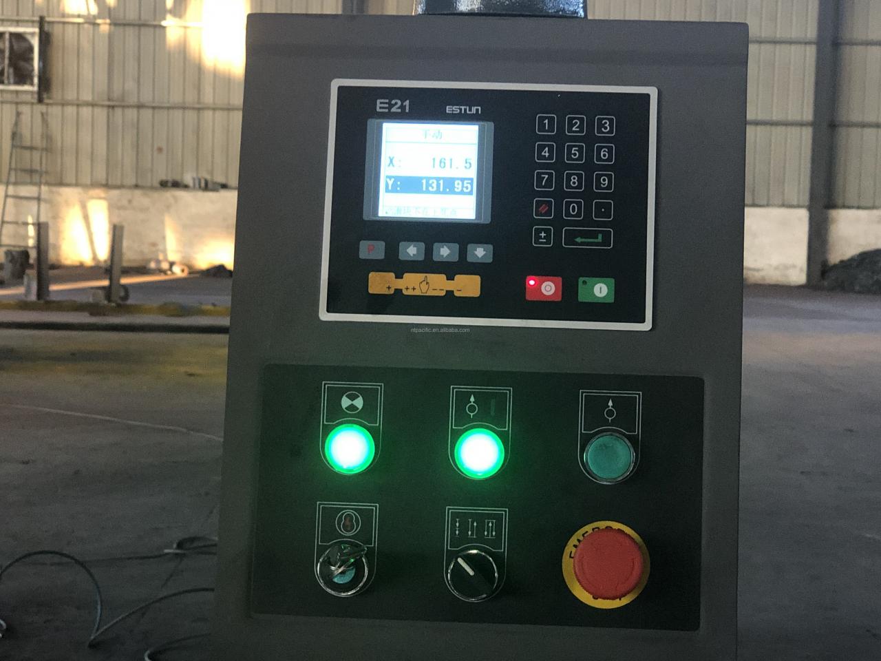 Wc67k Cnc Aluminum Iron Plate Hydraulic Press Brake Cnc Metal Sheet Bending Machine Wc67k CNC ohýbačka hliníkových železných plechov Hydraulický ohraňovací lis CNC