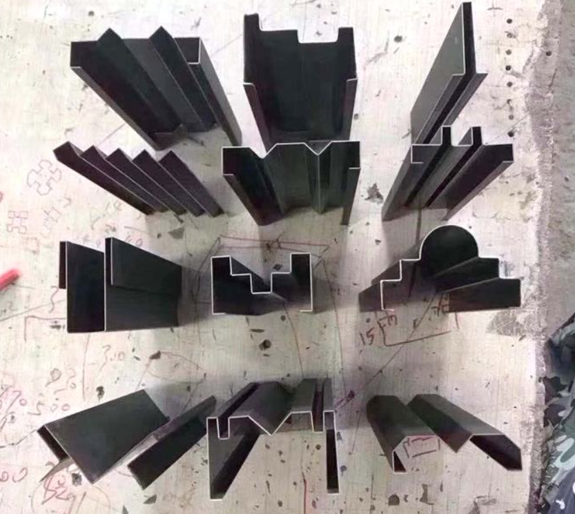 Wc67yk 80 100 160 200 Ton 3200mm E21 Nc Sheet Metal Oil Hydraulic Press Brake Price Wc67yk 80 100 160 200 Ton 3200 mm E21 Nc Plechový olej Hydraulický ohraňovací lis Cena